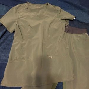 Women’s scrubs